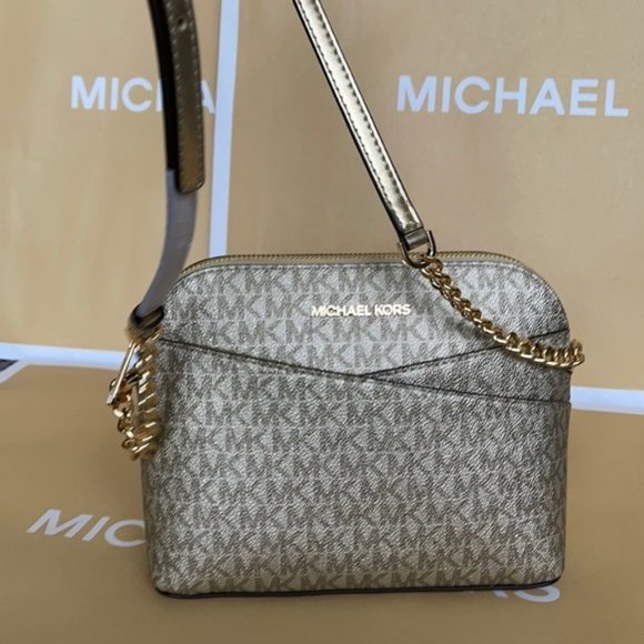 Michael Kors Handbags - Michael Kors Jet Set Travel Medium Dome Crossbody Bag Pale Gold